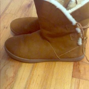 Koolaburra by UGG Boots Shari Short Lined Boot